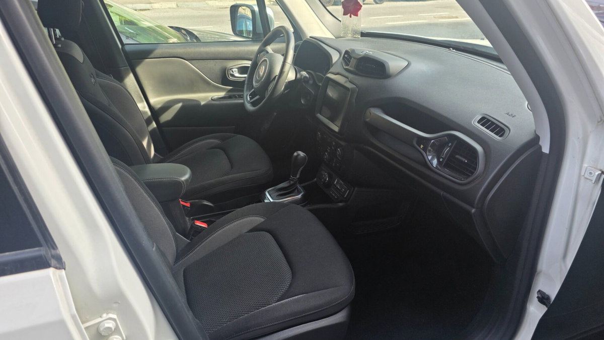 Jeep Renegade 1.3 T4 190CV PHEV 4xe AT6 Limited (7)