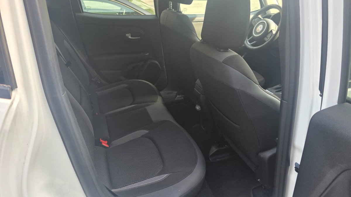 Jeep Renegade 1.3 T4 190CV PHEV 4xe AT6 Limited (8)