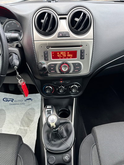 Alfa Romeo MiTo 1.3 JTDm-2 95 CV S&S Distinctive Sport Pack (16)