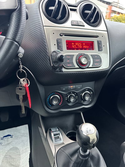 Alfa Romeo MiTo 1.3 JTDm-2 95 CV S&S Distinctive Sport Pack (17)