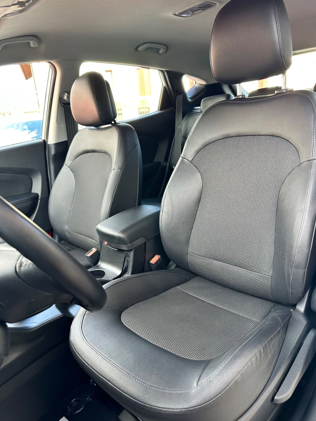 Hyundai ix35 2.0 CRDi 4WD Xpossible (8)