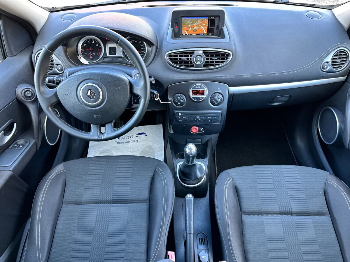Renault Clio 1.2 16V 3 porte Dynamique (14)