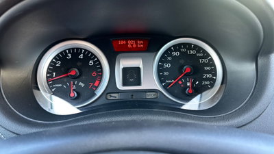Renault Clio 1.2 16V 3 porte Dynamique (17)