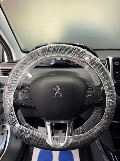 Peugeot 2008 100 S&S Allure (11)
