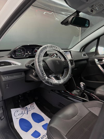 Peugeot 2008 100 S&S Allure (8)