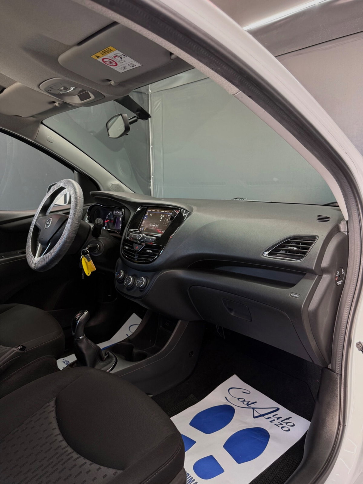 Opel Karl Rocks 1.0 73 CV (10)