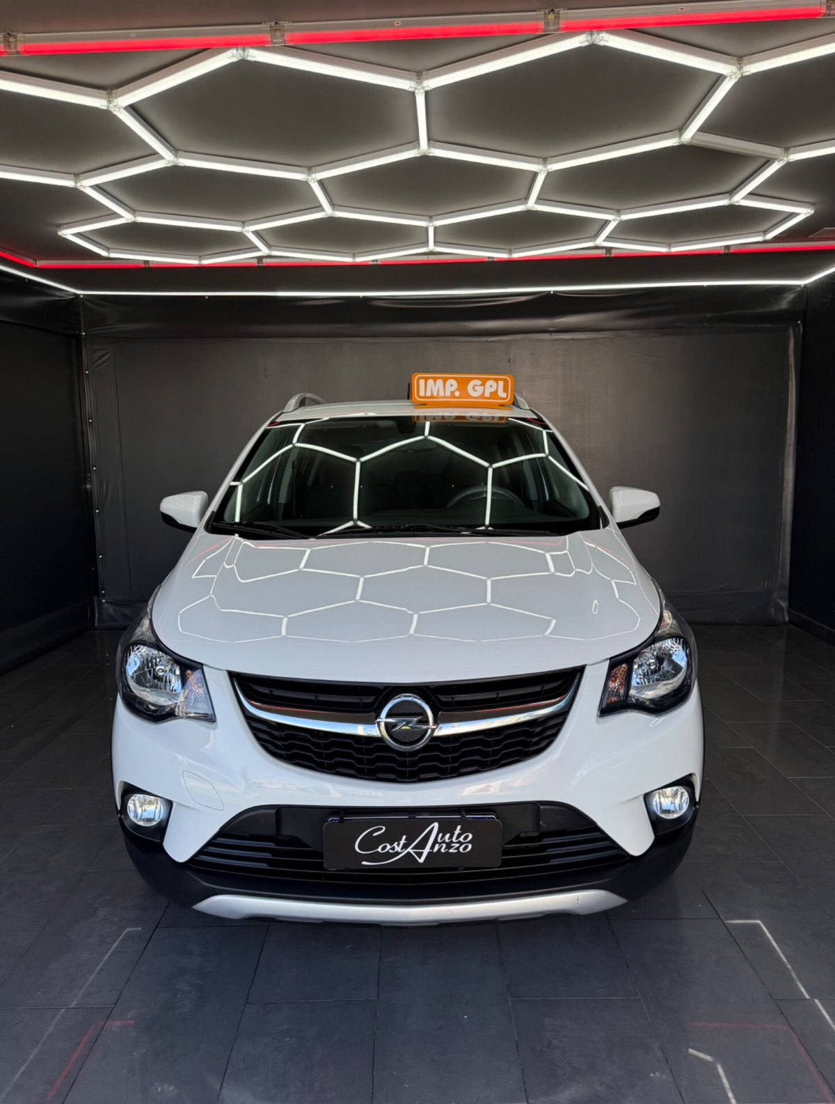 Opel Karl Rocks 1.0 73 CV (3)