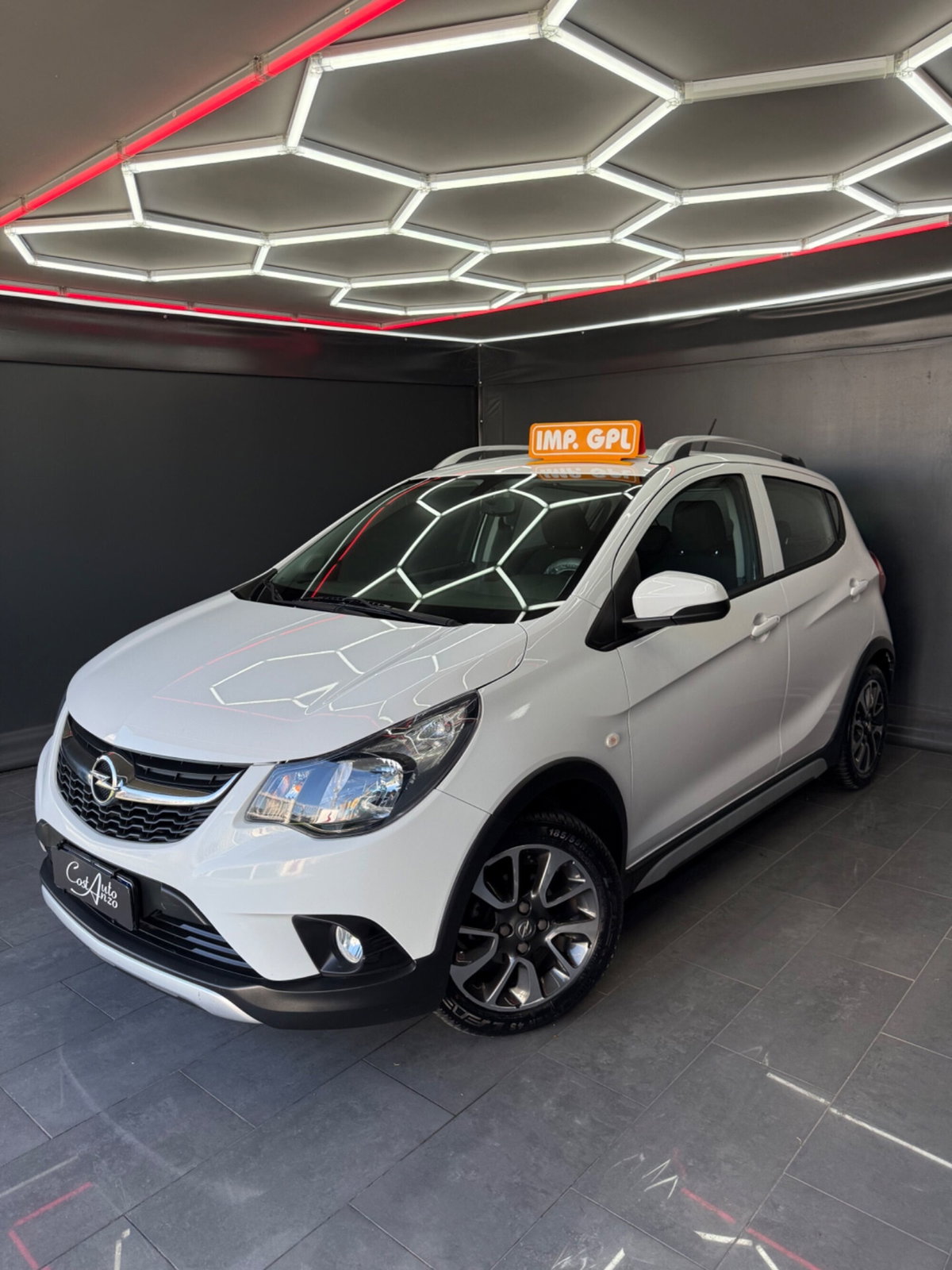Opel Karl Rocks 1.0 73 CV (4)