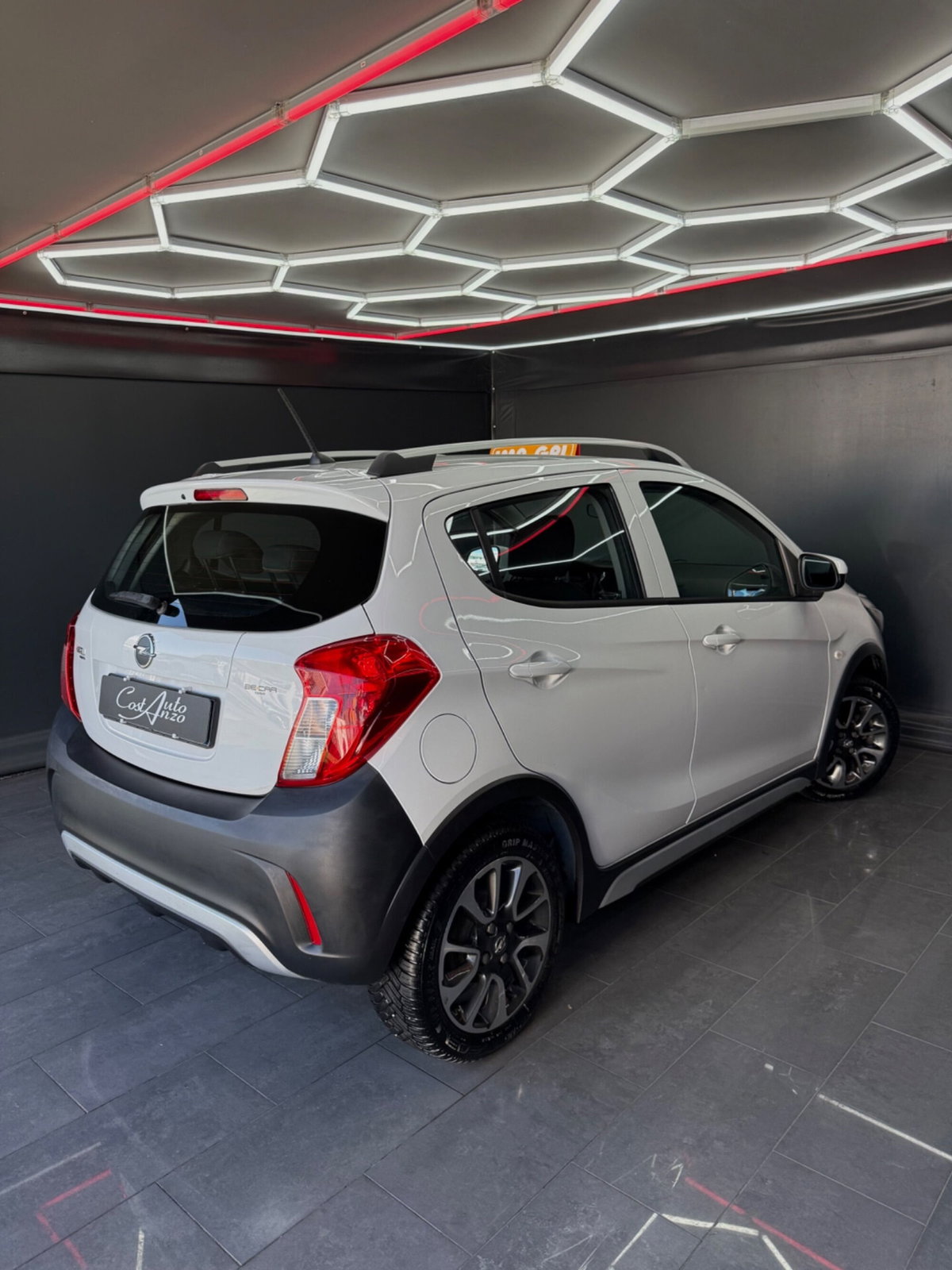 Opel Karl Rocks 1.0 73 CV (7)