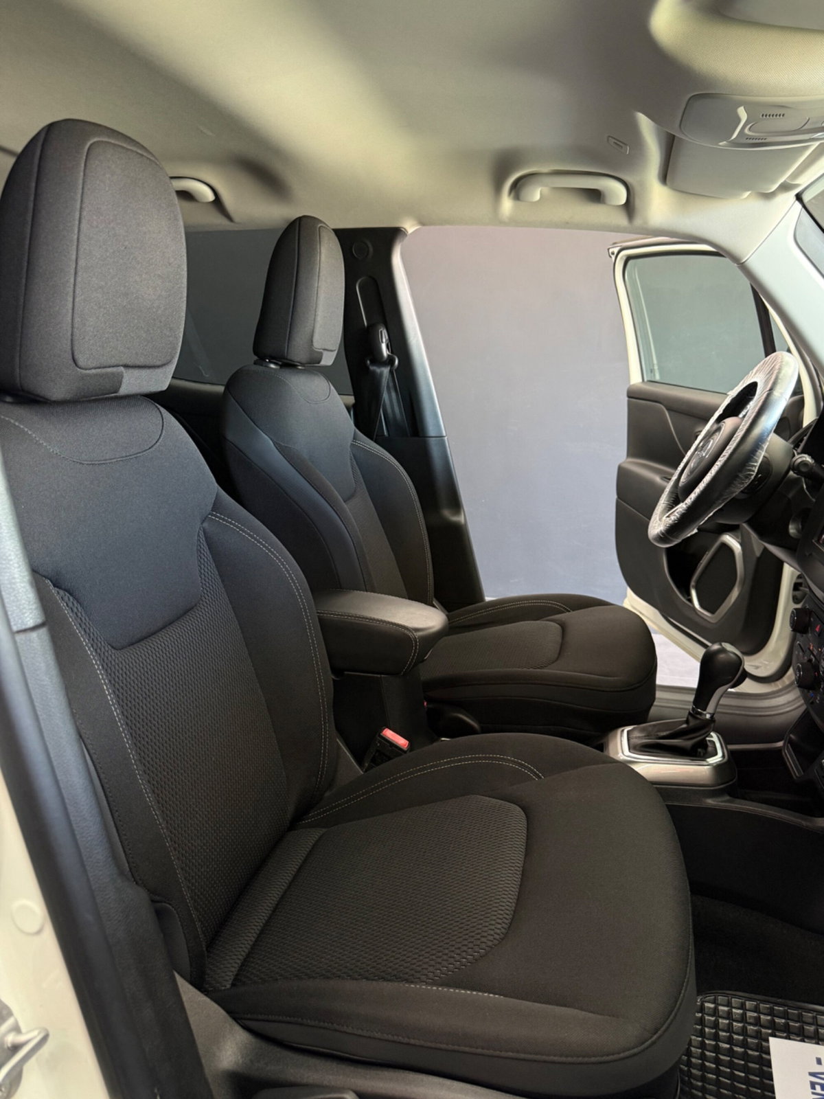 Jeep Renegade 1.6 Mjt DDCT 120 CV Limited (14)