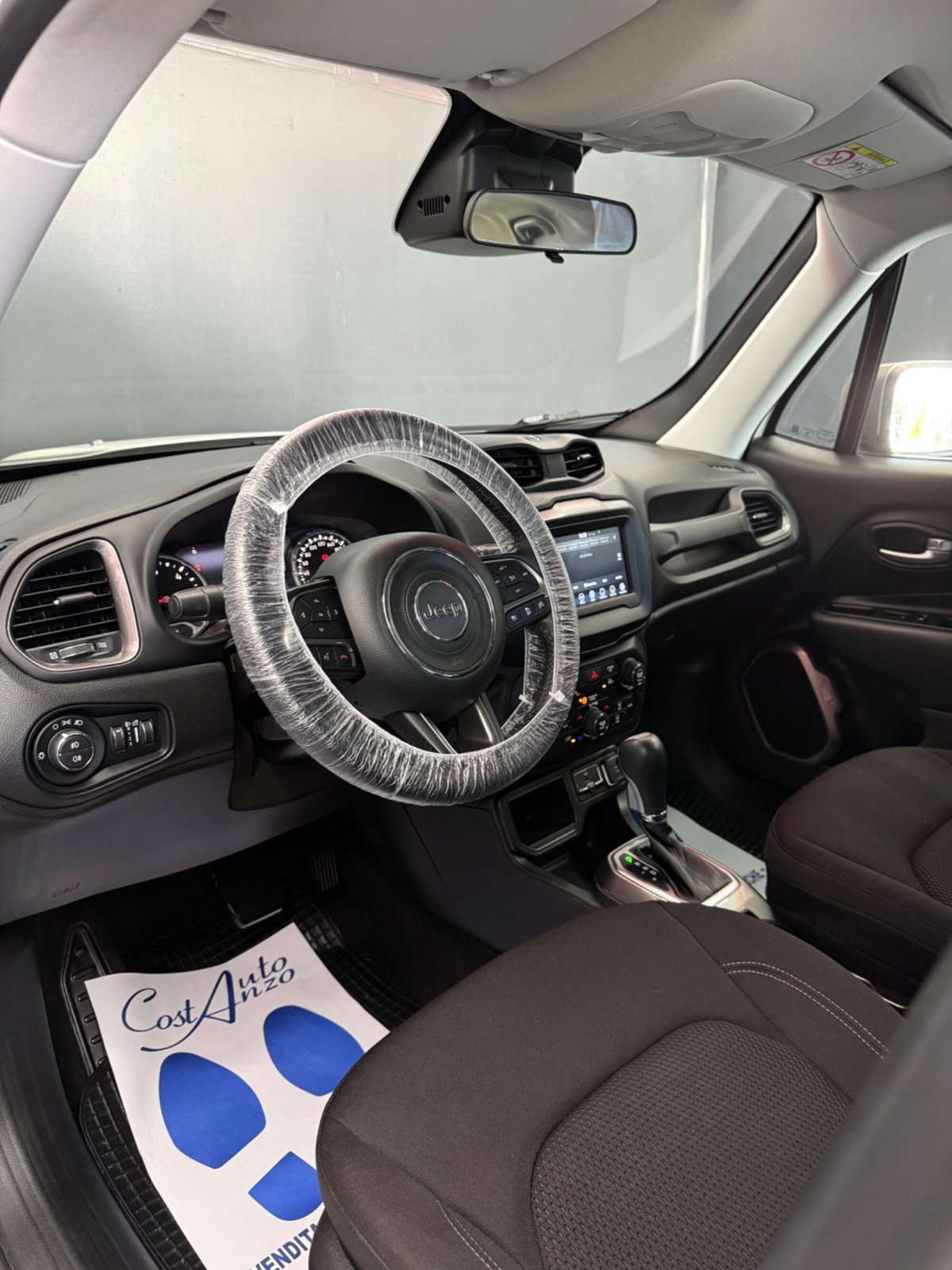 Jeep Renegade 1.6 Mjt DDCT 120 CV Limited (8)