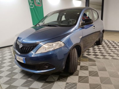 Lancia Ypsilon 1.0 FireFly 5 porte S&S Hybrid Ecochic Silver (2)