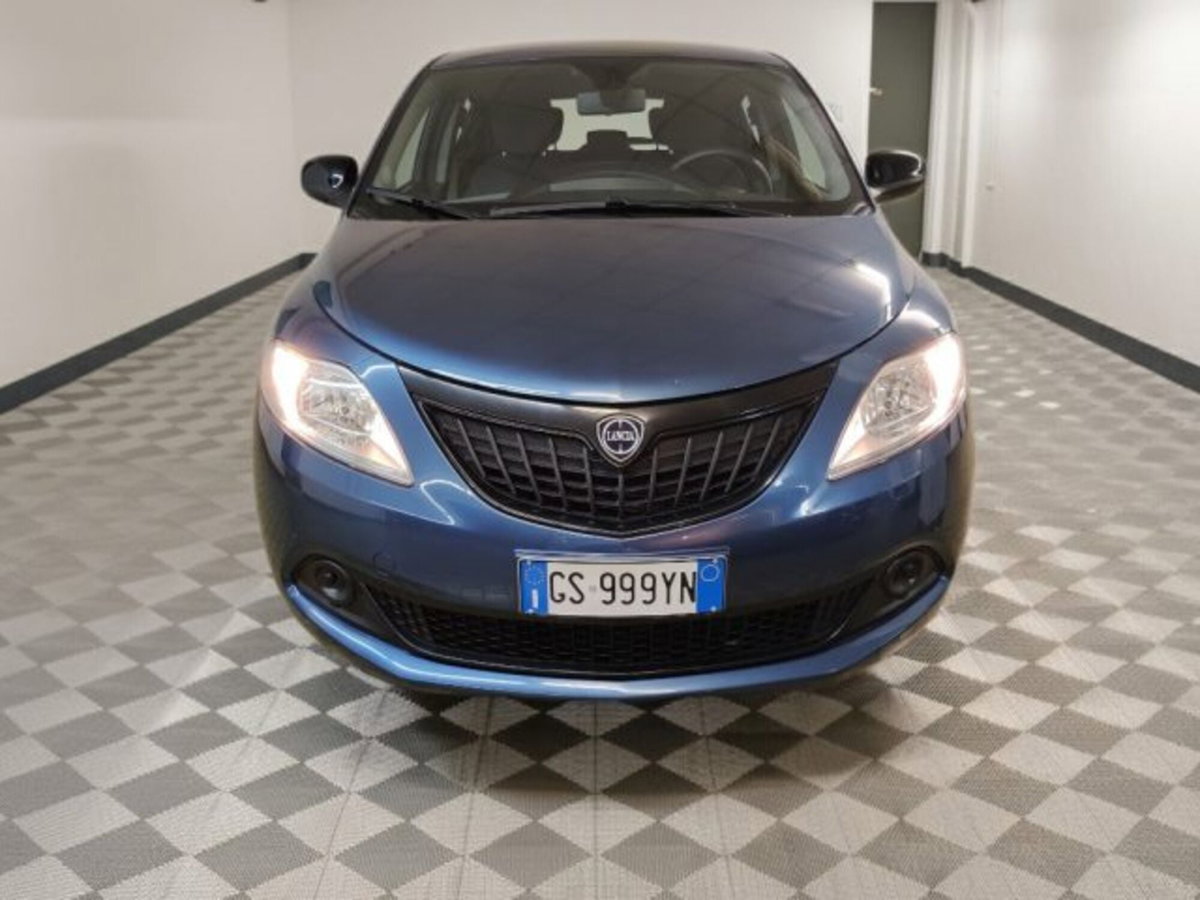 Lancia Ypsilon 1.0 FireFly 5 porte S&S Hybrid Ecochic Silver (3)