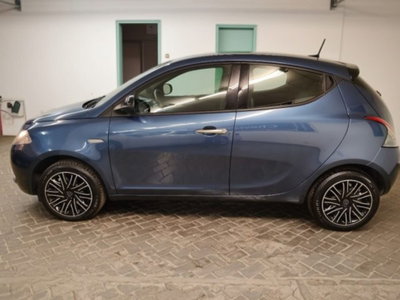 Lancia Ypsilon 1.0 FireFly 5 porte S&S Hybrid Ecochic Silver (4)