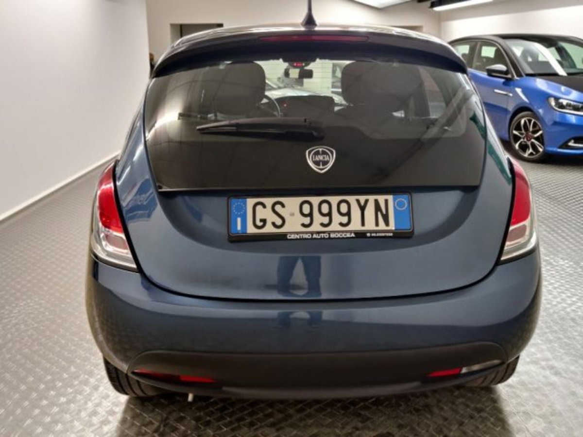 Lancia Ypsilon 1.0 FireFly 5 porte S&S Hybrid Ecochic Silver (6)