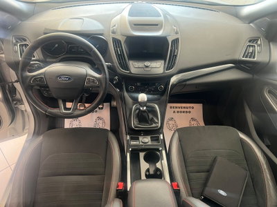 Ford Kuga 1.5 TDCI 120 CV S&S 2WD ST-Line (11)