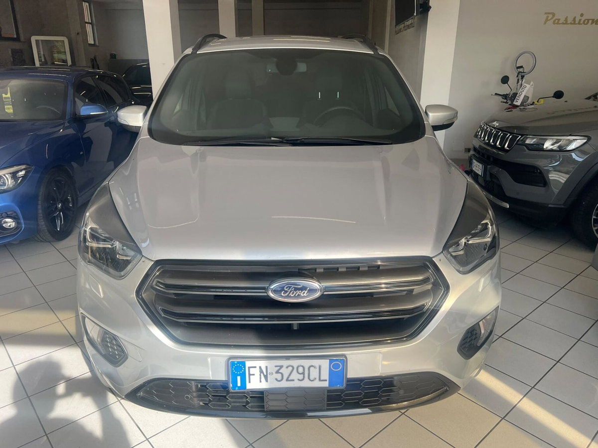 Ford Kuga 1.5 TDCI 120 CV S&S 2WD ST-Line (2)