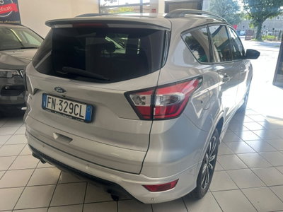 Ford Kuga 1.5 TDCI 120 CV S&S 2WD ST-Line (4)