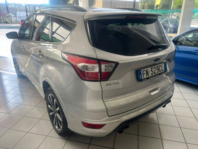 Ford Kuga 1.5 TDCI 120 CV S&S 2WD ST-Line (6)