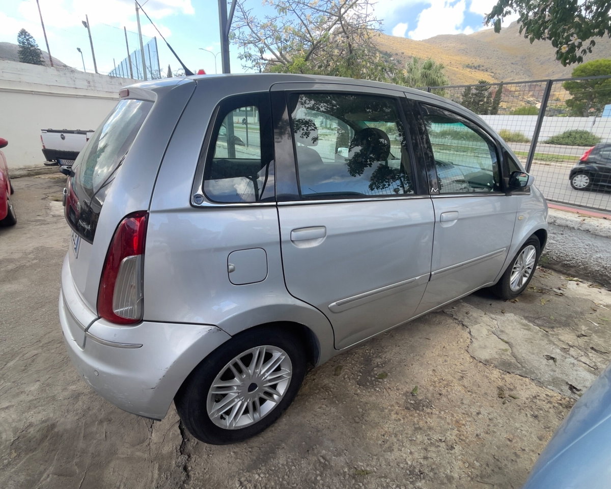 Lancia Musa 1.3 Multijet 16V 70 CV Oro (4)