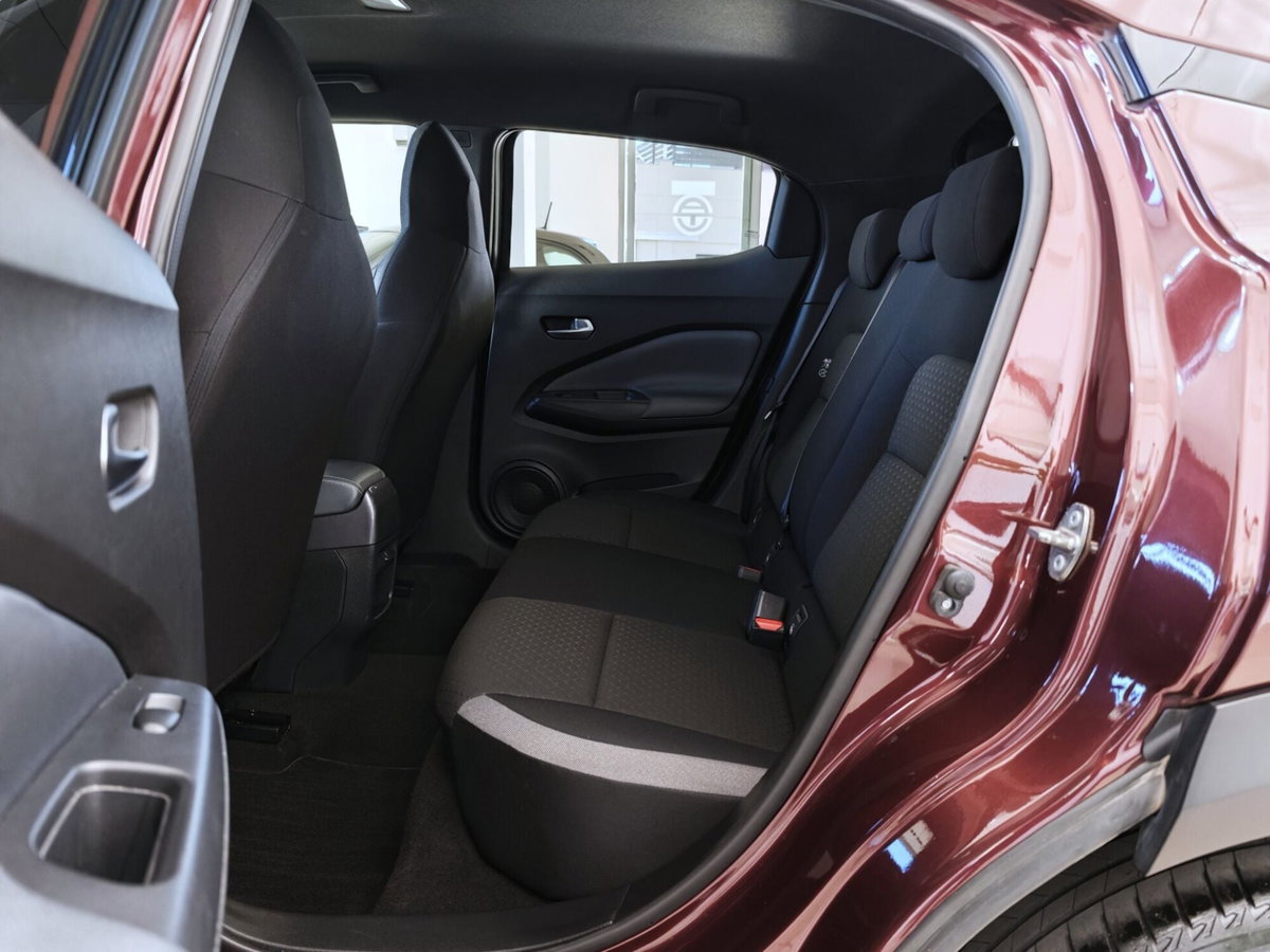 Nissan Juke 1.0 dig-t N-Connecta 114cv (18)