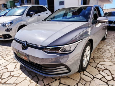Volkswagen Golf Variant 2.0 TDI SCR DSG Style usata