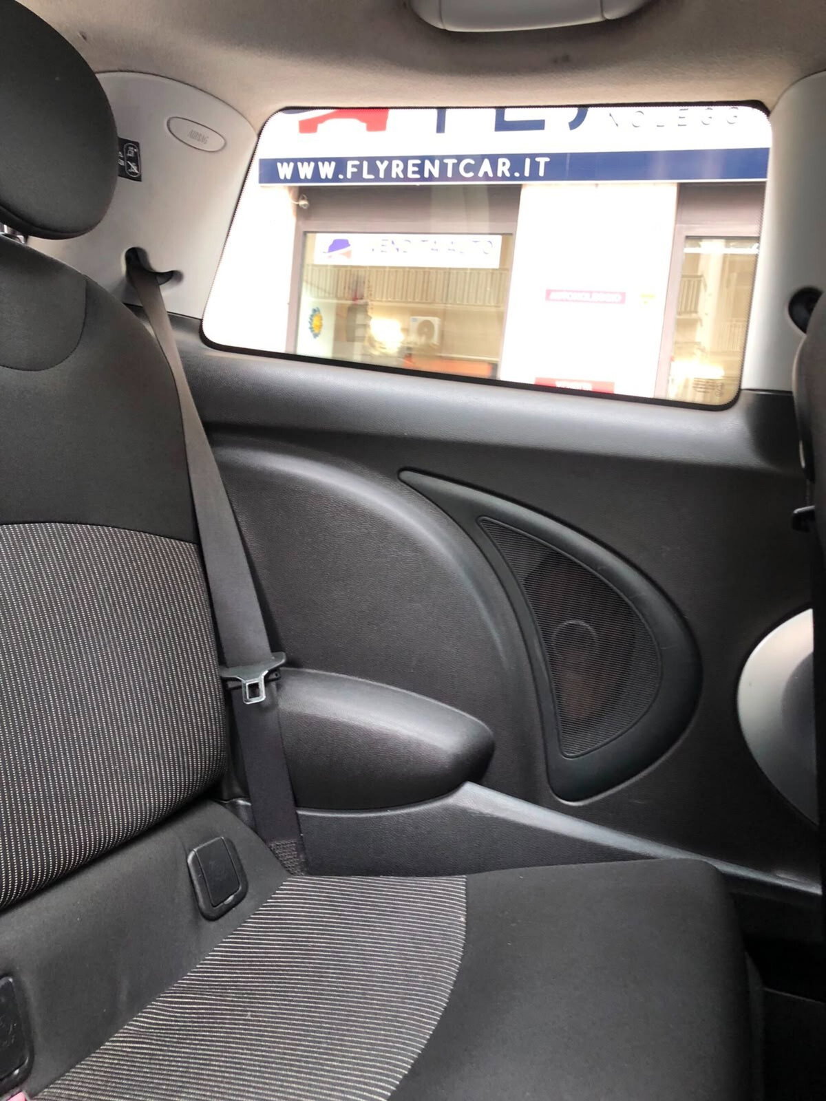 MINI Mini 1.6 16V Cooper D (15)