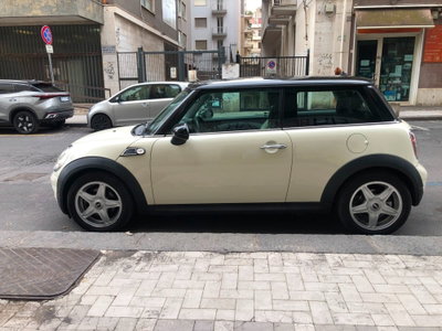 MINI Mini 1.6 16V Cooper D (2)