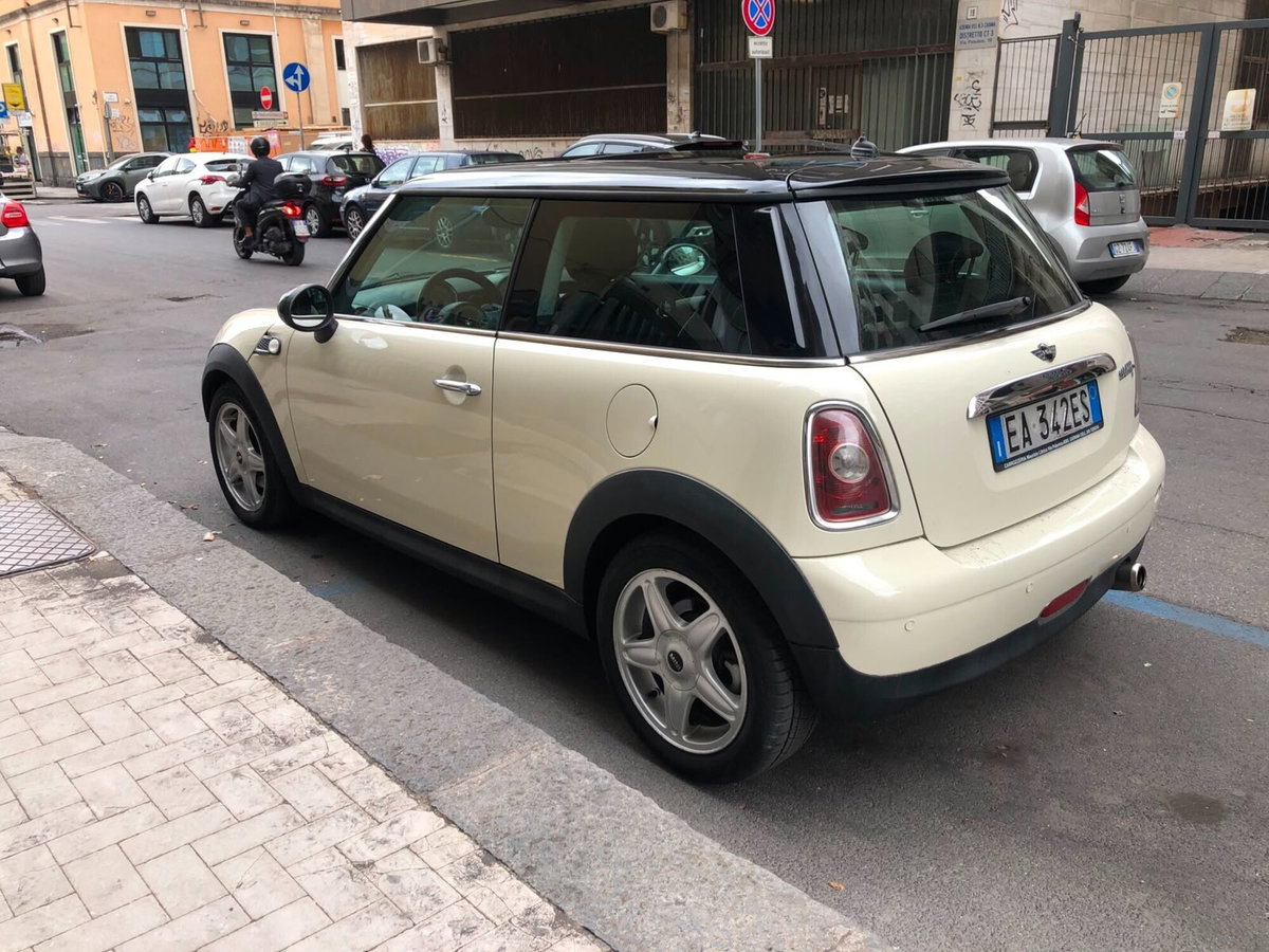 MINI Mini 1.6 16V Cooper D (3)