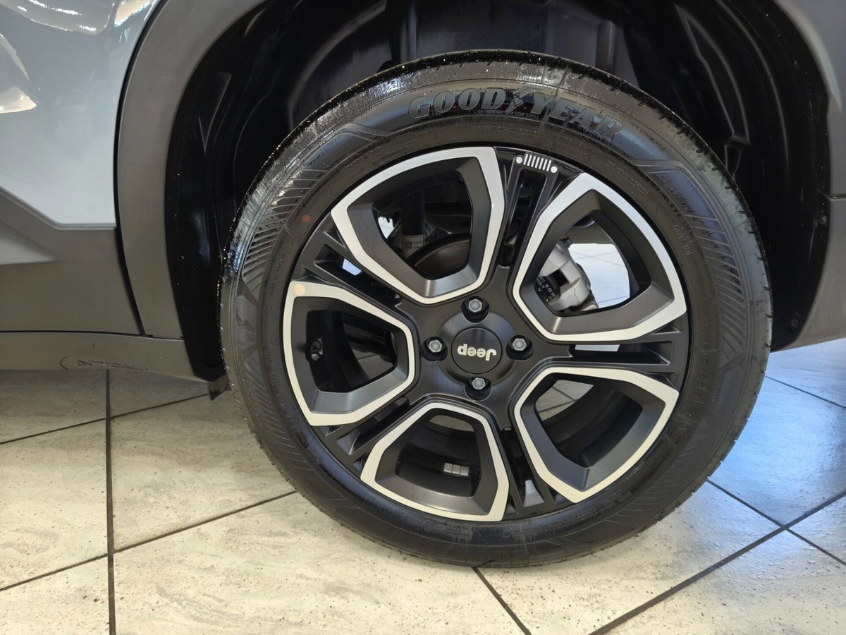 Jeep Avenger 1.2 turbo Summit fwd 100cv (11)