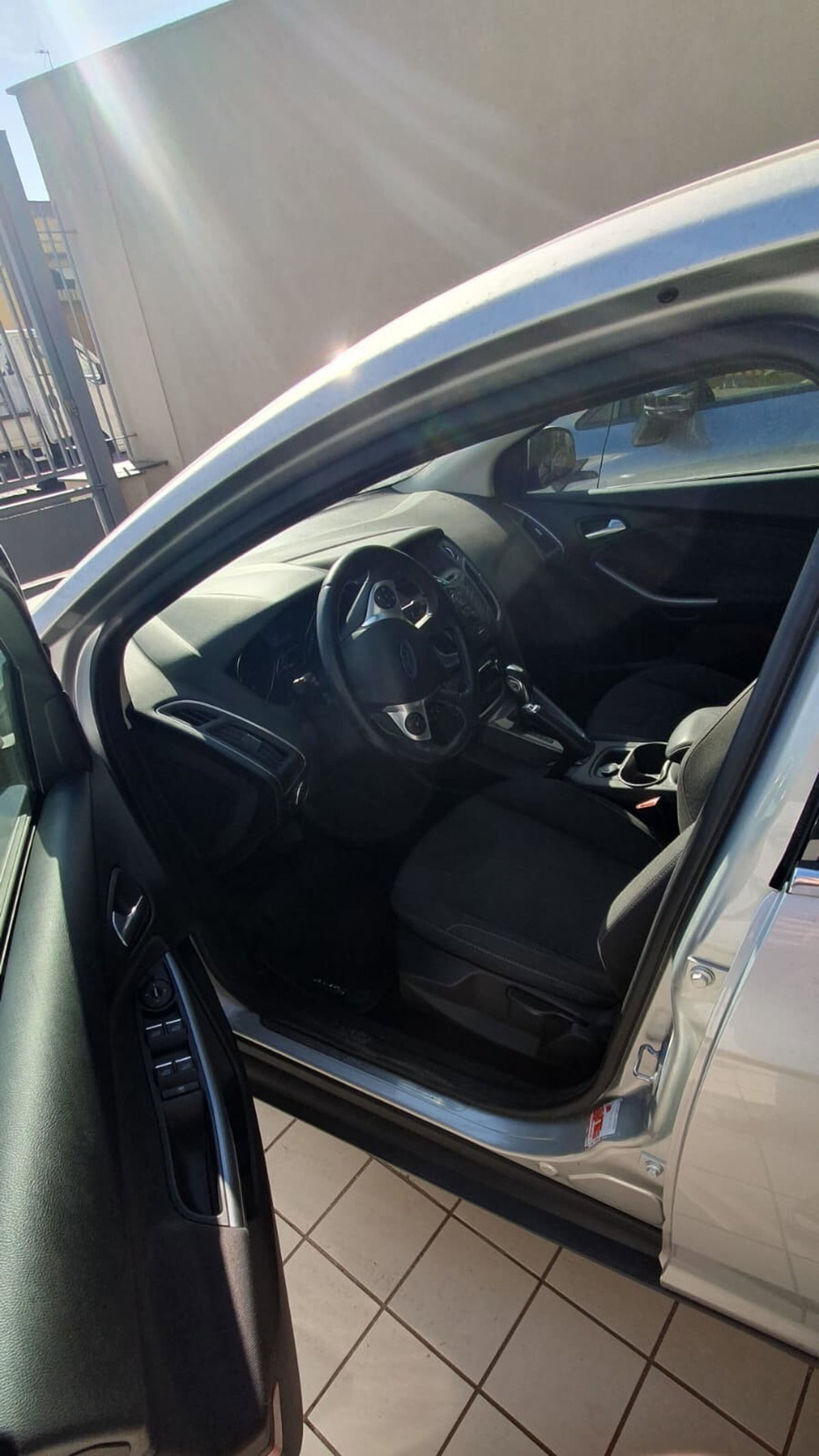 Ford Focus 2.0 TDCi 115 CV Powershift Titanium (4)