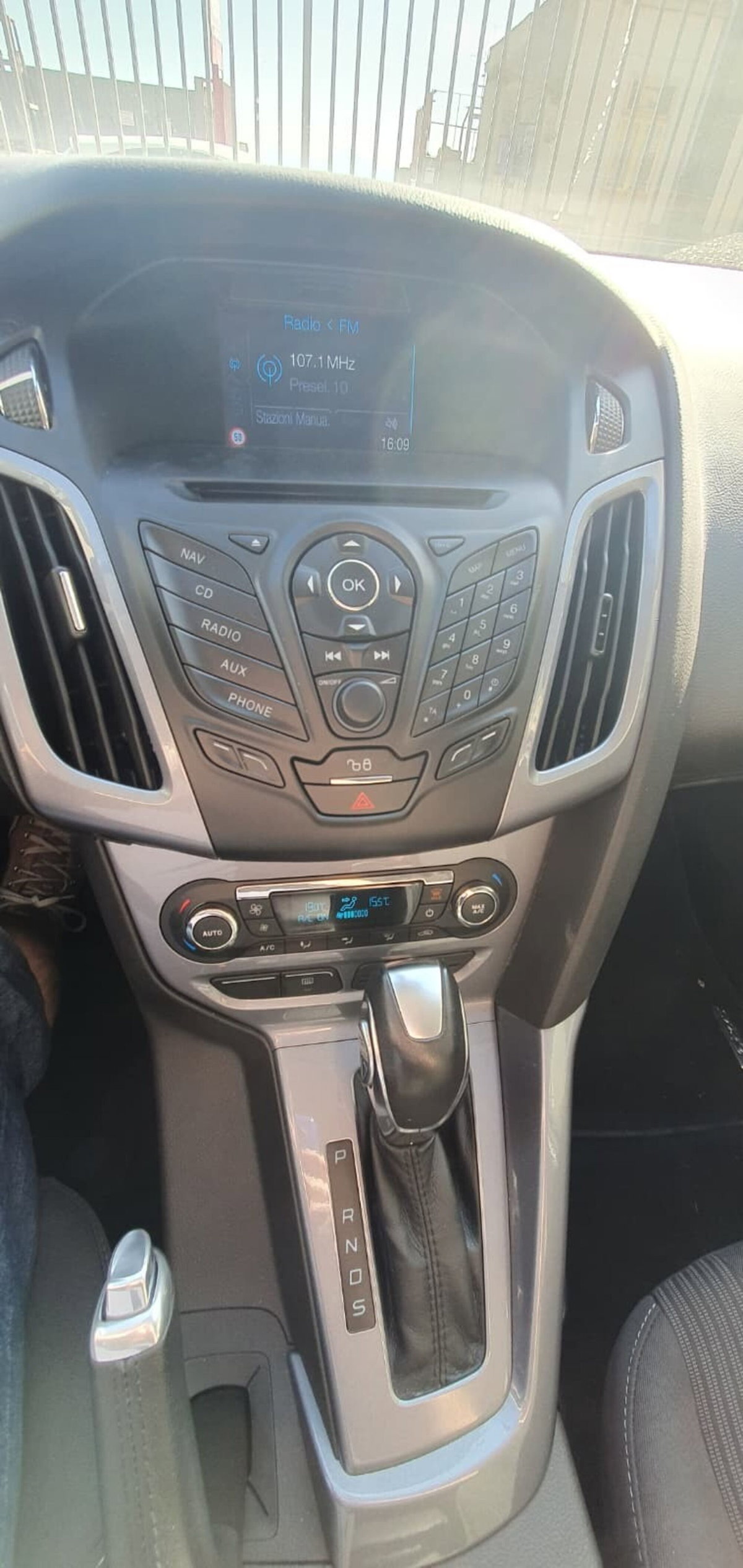 Ford Focus 2.0 TDCi 115 CV Powershift Titanium (7)