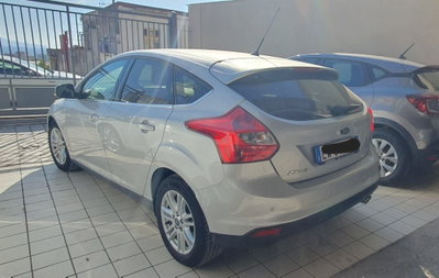 Ford Focus 2.0 TDCi 115 CV Powershift Titanium (9)