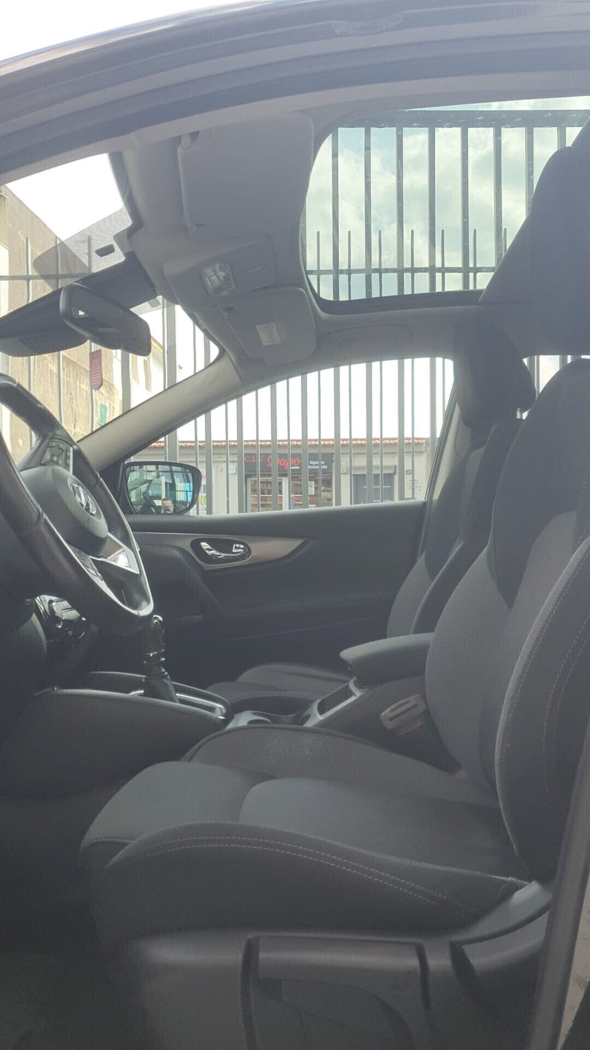 Nissan Qashqai 1.5 dCi N-Connecta (8)