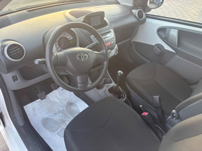 Toyota Aygo 1.0 12V VVT-i 5 porte Now Connect (13)