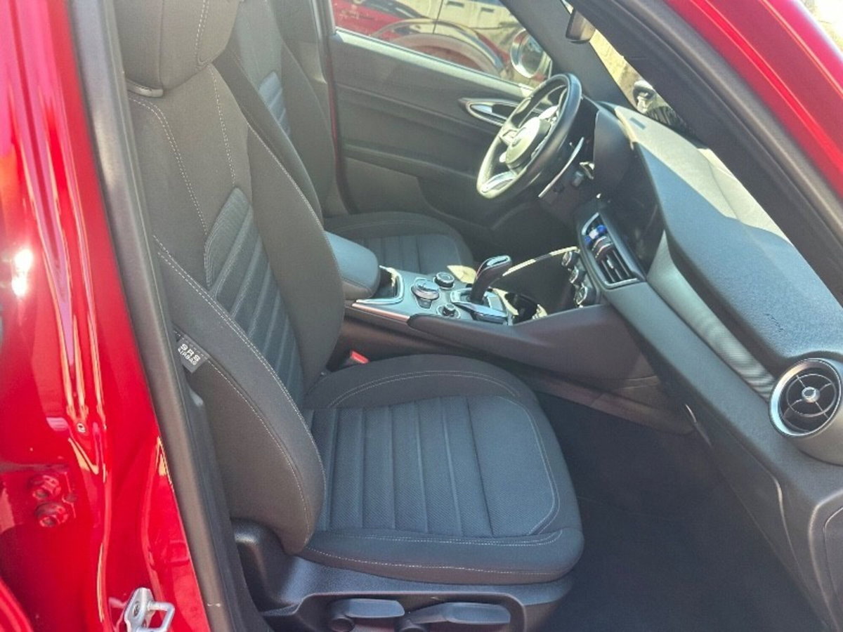 Alfa Romeo Giulia 2.2 t Sprint 160cv auto (8)