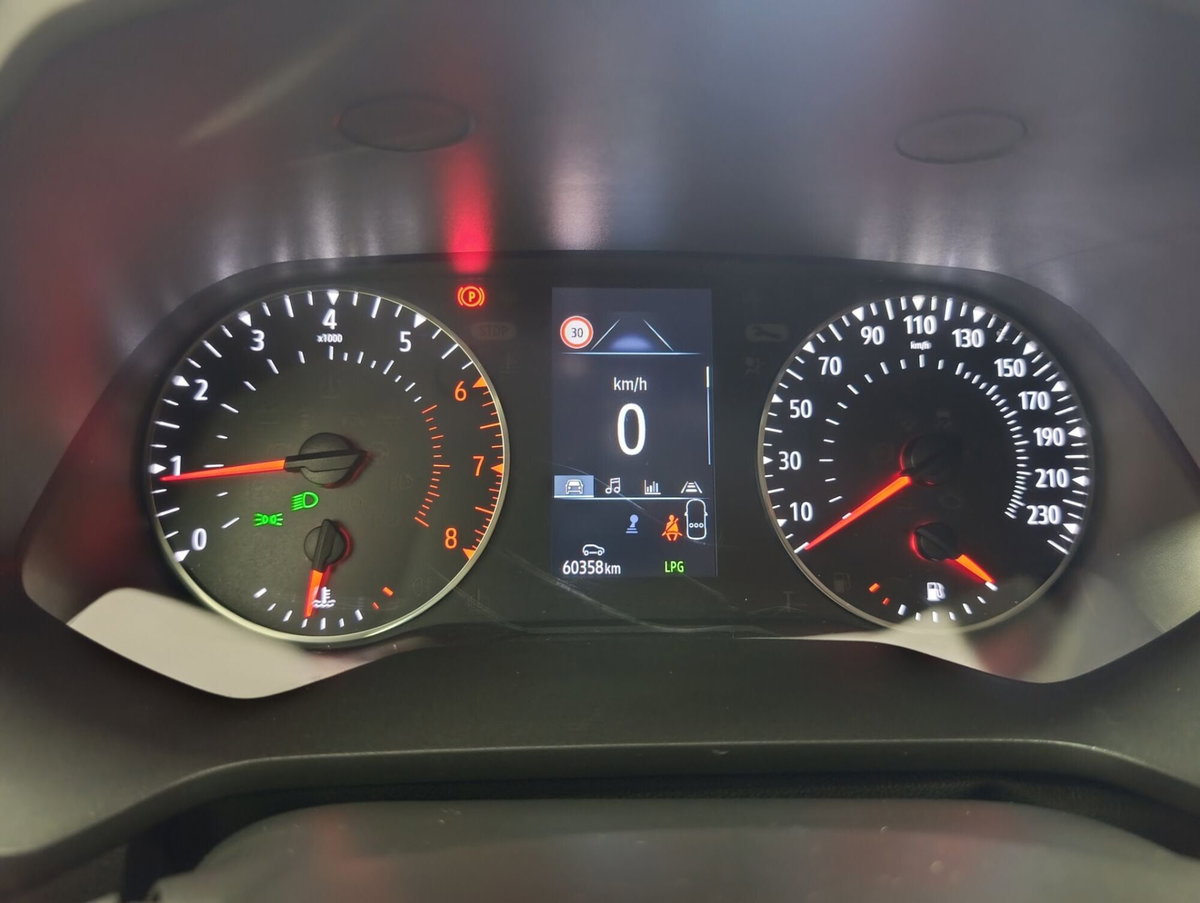 Renault Captur TCe 100 CV GPL Equilibre (13)
