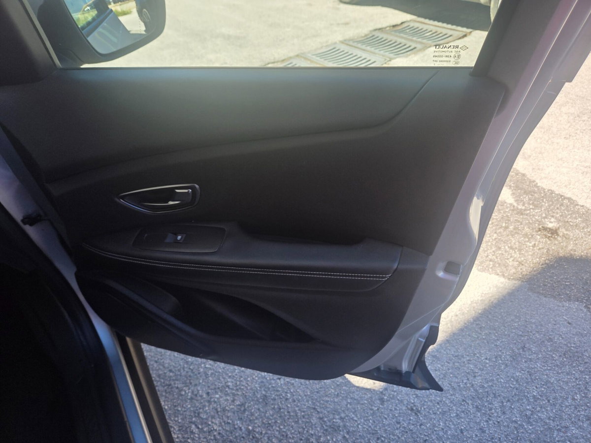 Renault Scenic E-Tech Electric 1.5 dCi 110CV EDC Energy (18)
