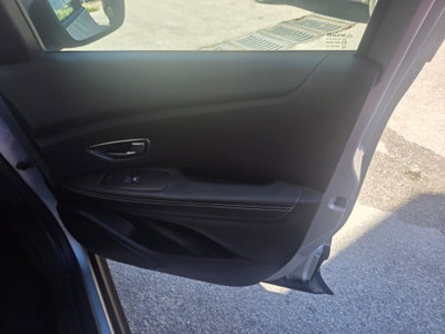 Renault Scenic E-Tech Electric 1.5 dCi 110CV EDC Energy (18)