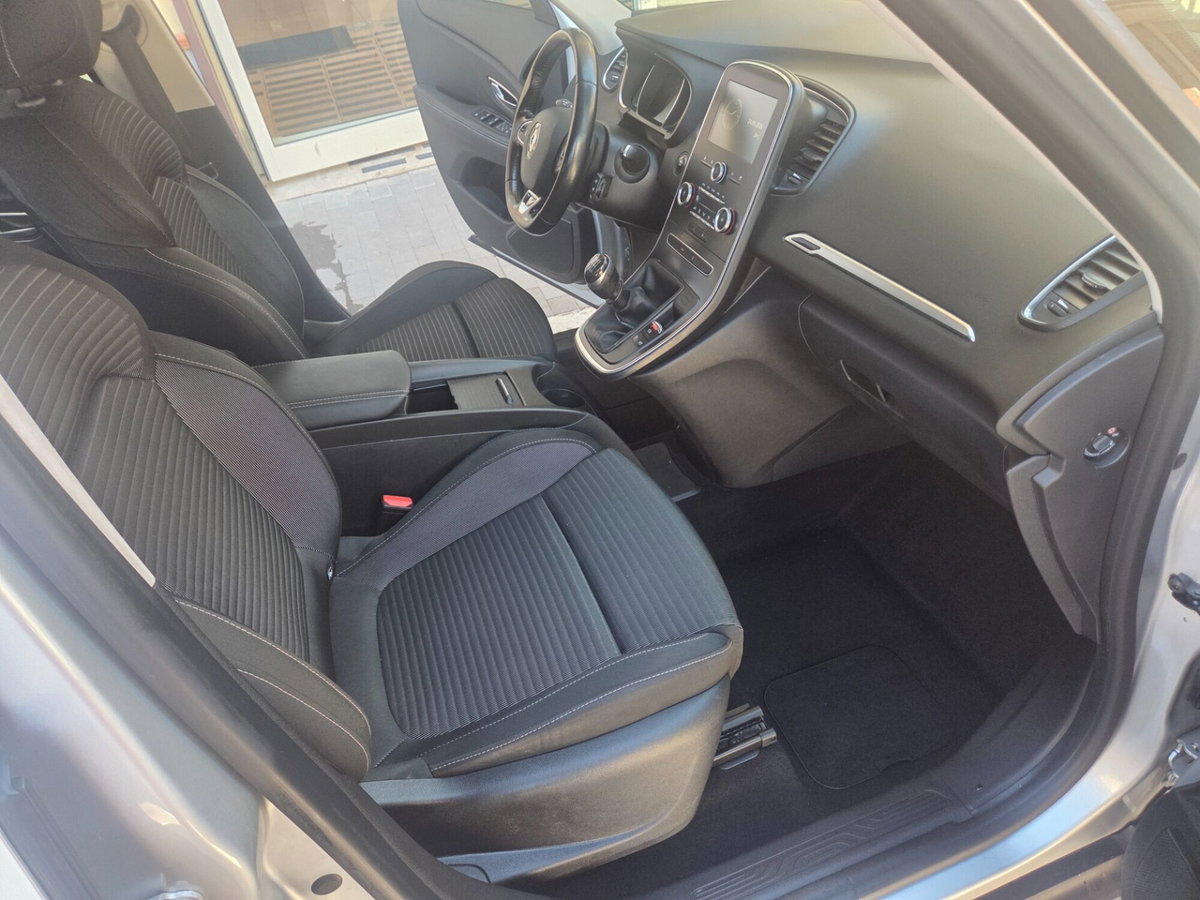 Renault Scenic E-Tech Electric 1.5 dCi 110CV EDC Energy (19)