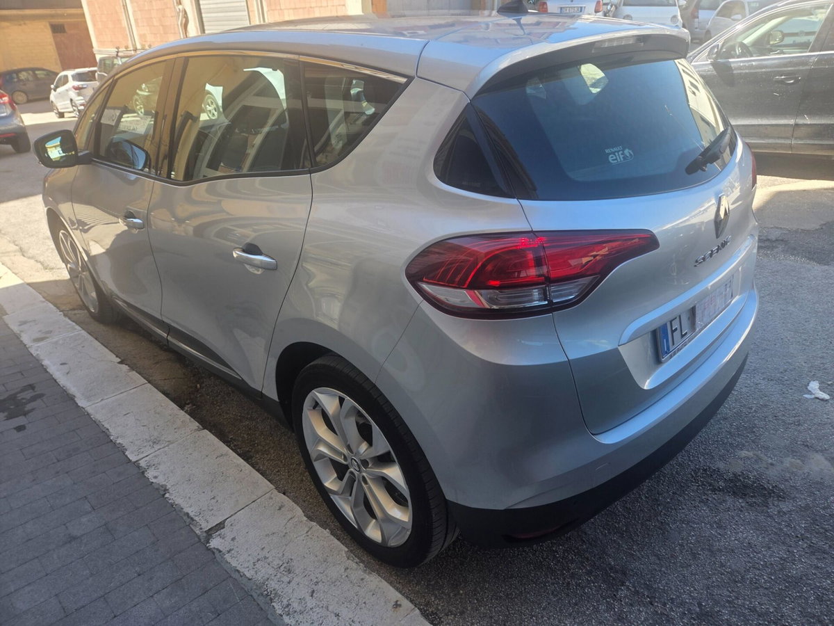 Renault Scenic E-Tech Electric 1.5 dCi 110CV EDC Energy (7)