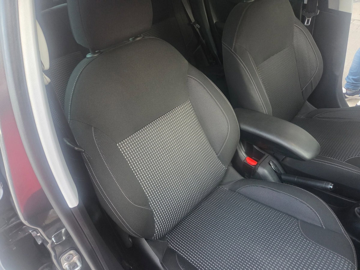 Peugeot 208 100 5 porte Allure (18)