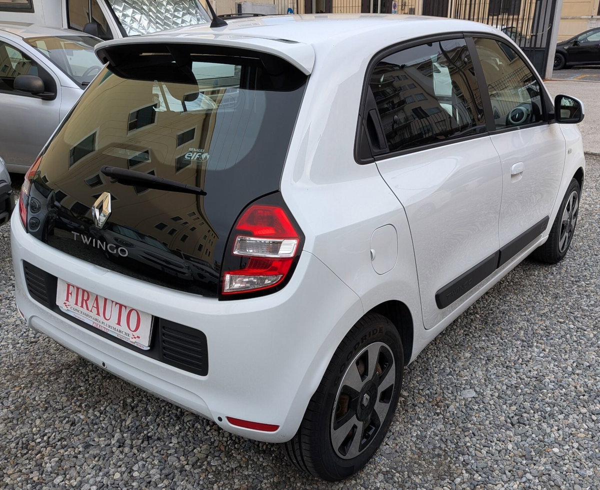 Renault Twingo 1.0 SCe Live (4)