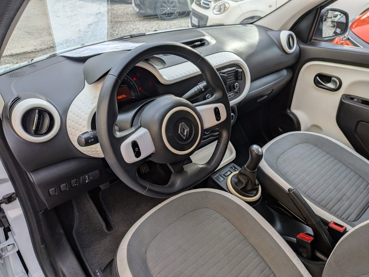 Renault Twingo 1.0 SCe Live (7)