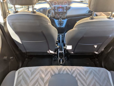 Lancia Ypsilon 1.3 MJT 16V 95 CV 5 porte S&S Platinum (4)