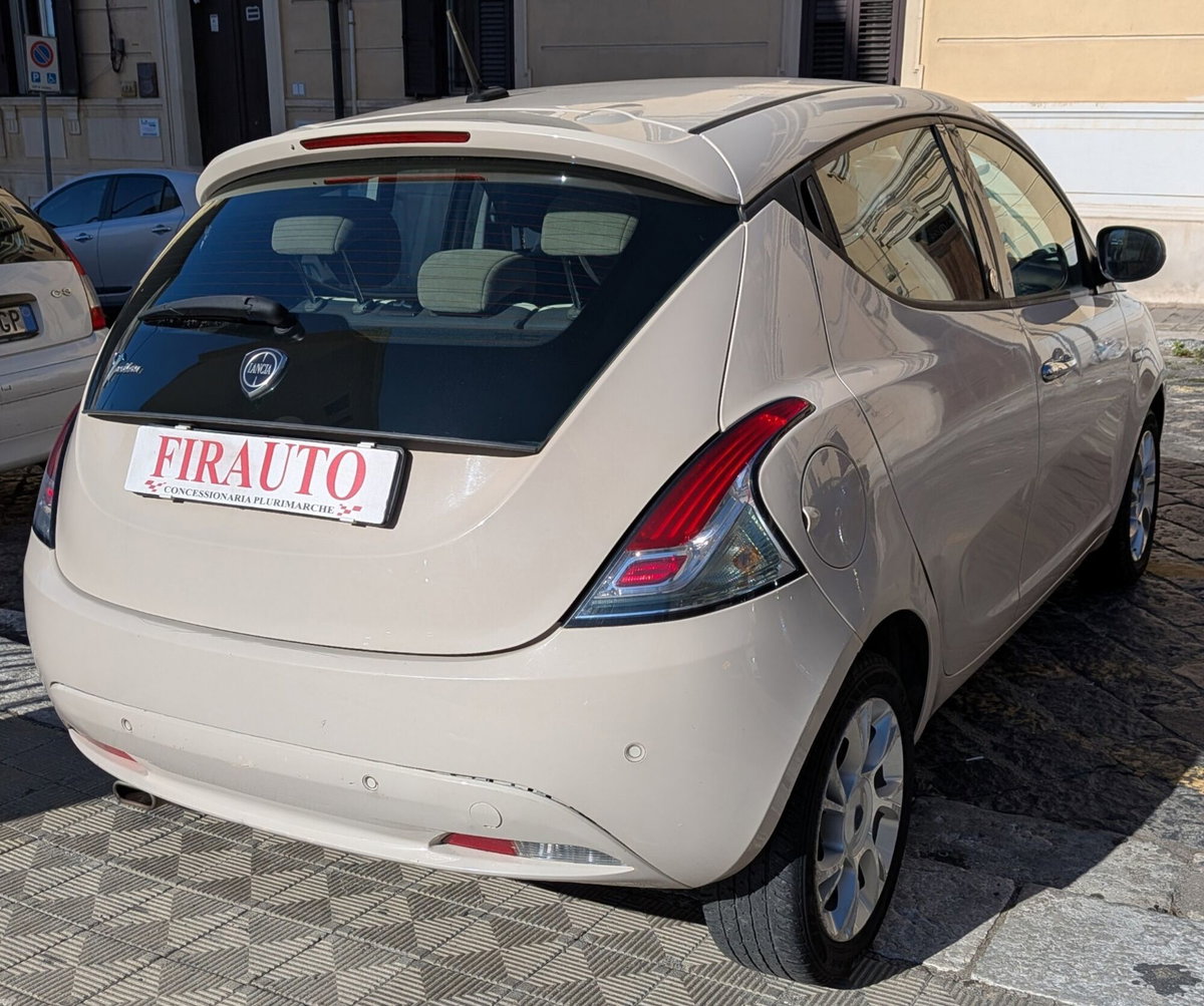 Lancia Ypsilon 1.3 MJT 16V 95 CV 5 porte S&S Platinum (6)