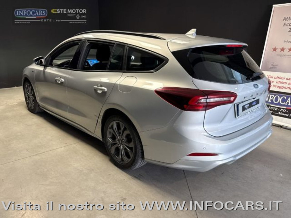 Ford Focus Station Wagon 1.0 EcoBoost Hybrid 155 CV SW ST-Line (2)