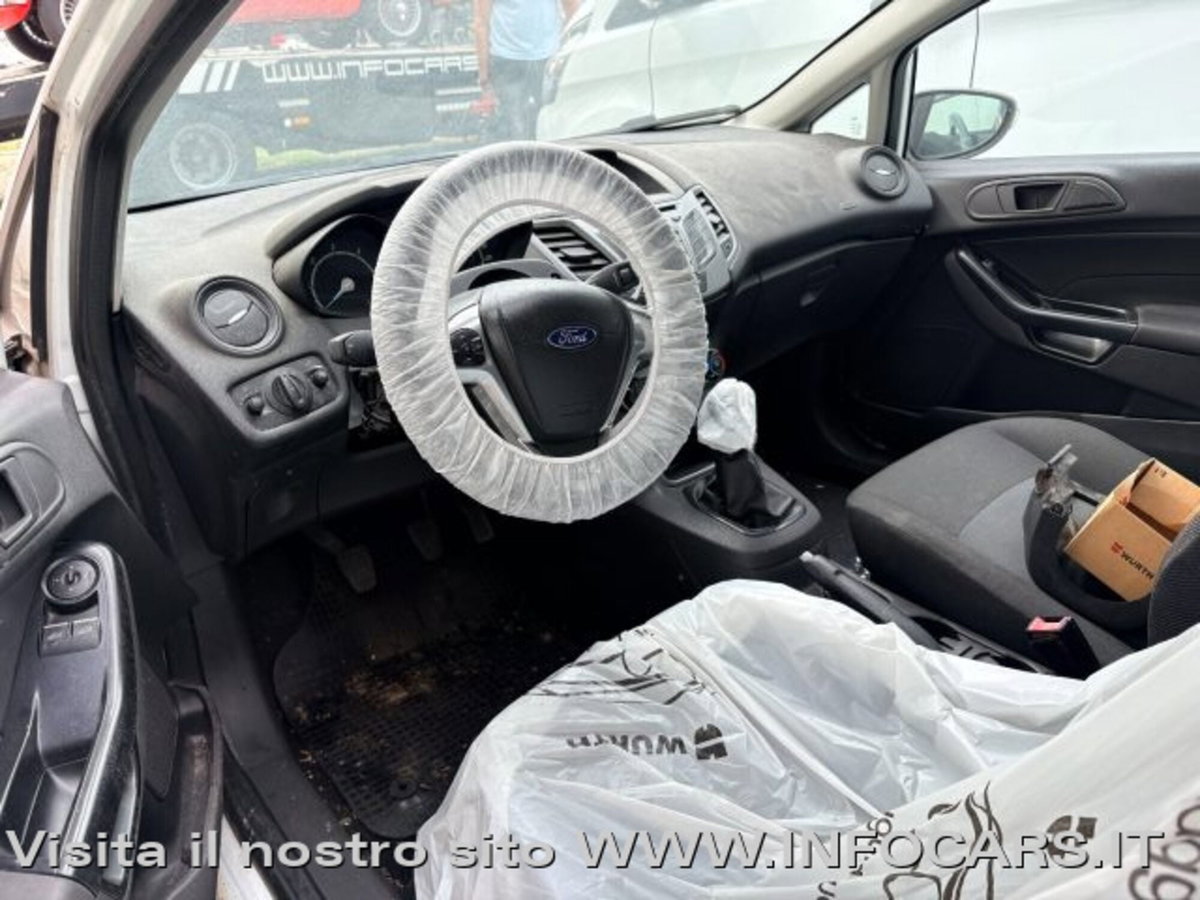 Ford Fiesta Plus 1.5 TDCi 75CV 5 porte (4)