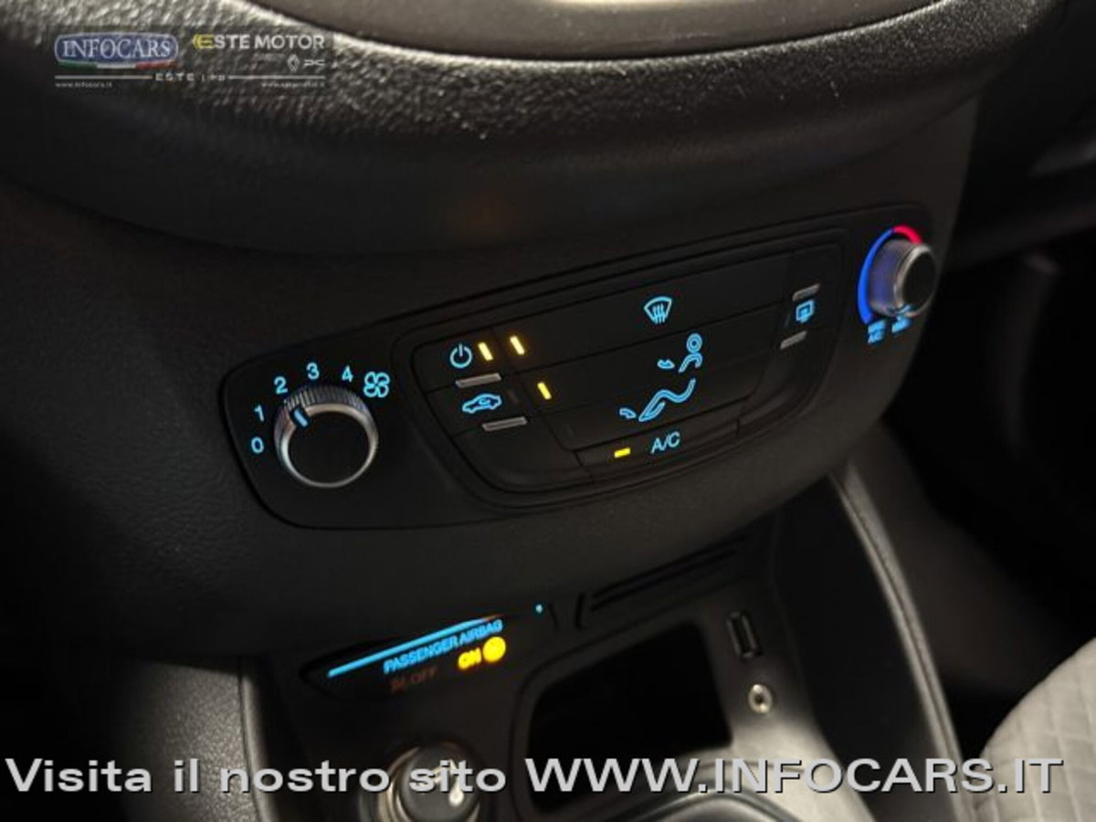 Ford Tourneo Courier 1.0 EcoBoost 100 CV Plus (18)