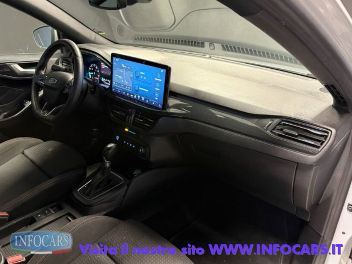 Ford Focus Station Wagon 1.0 EcoBoost Hybrid 155 CV SW ST-Line (12)